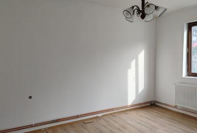 Casă cu 3 camere cu Canalizare în Bartolomeu - 5
