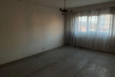 Apartament cu 3 camere decomandat în Ampoi 3
