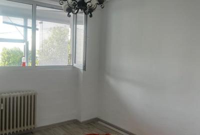 Apartament cu 3 camere decomandat în Pantelimon
