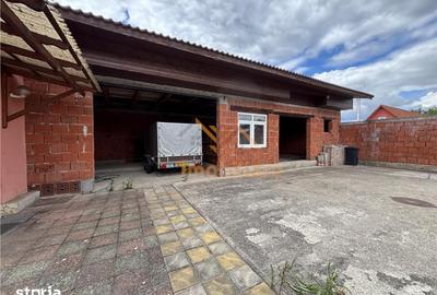 Spațiu comercial, de 320 mp, în Aușeu