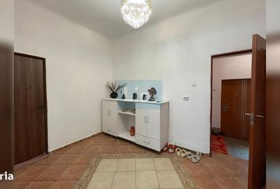 Casă cu 3 camere decomandat în Muncitoresc