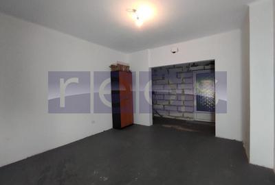 Apartament cu 4 camere decomandat în Calea Călărașilor