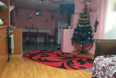 Casă cu 3 camere cu Teren 1041 Mp în Central - 2