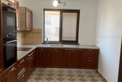 Casă cu 4 camere cu Teren 250 Mp în IAR - 8