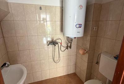 Casă cu 3 camere cu Teren 2974 Mp în Central