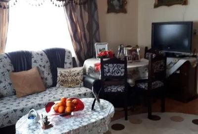 Casă cu 5 camere cu Teren 2600 Mp în Mitocu Dragomirnei - 3