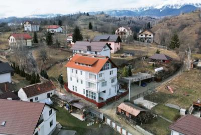 Casă cu 3 camere cu Teren 740 Mp în Moieciu