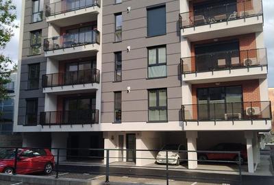 Apartament cu 3 camere în Central - 1