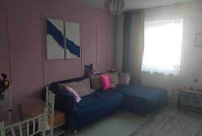Apartament cu 3 camere semidecomandat în Progresul I