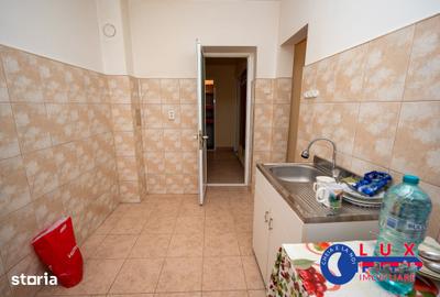 Apartament cu 2 camere decomandat în Neptun