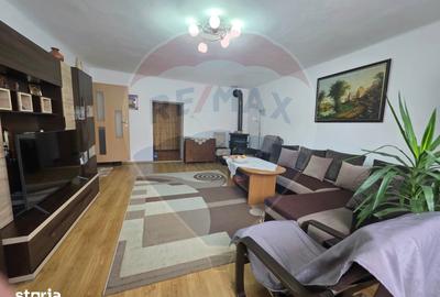 Casă cu 3 camere cu Teren 197 Mp în Central