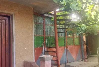 Casă cu 5 camere cu Teren 365 Mp în Central