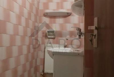 Apartament cu 3 camere, mobilat în Central