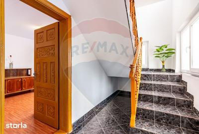 Casă cu 5 camere cu Teren 1842 Mp în Șotânga - 1