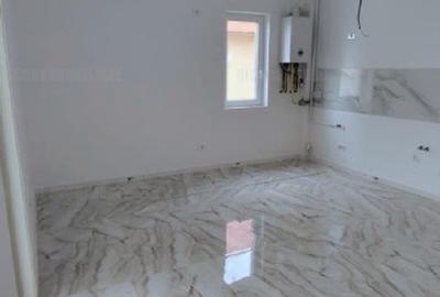 Apartament cu 3 camere semidecomandat în Giroc