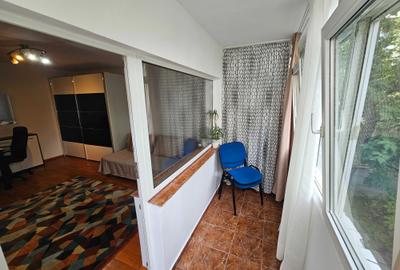 Apartament cu 3 camere decomandat în Lacul Tei