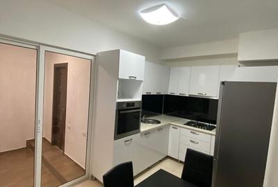 Garsonieră decomandată în Central