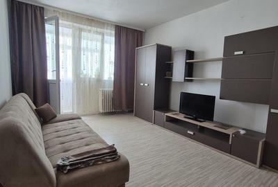Apartament cu 3 camere decomandat, mobilat în Berceni