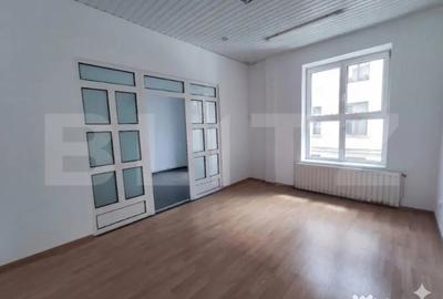 Spațiu comercial, de 45 mp, în Central - 5