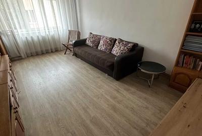 Apartament cu 2 camere decomandat în Plopilor