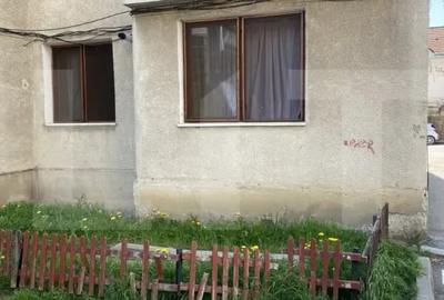 Apartament cu 3 camere decomandat în Central - 1