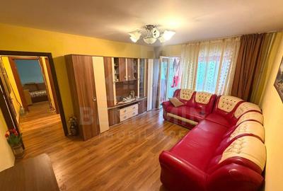 Apartament cu 3 camere semidecomandat în Craiovița Nouă - 1