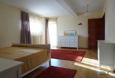 Casă cu 3 camere cu Teren 1000 Mp în Central