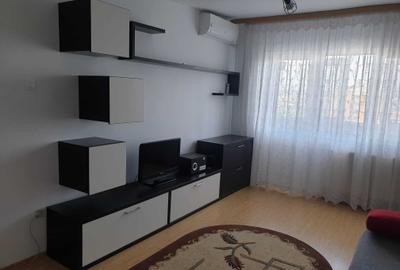 Apartament cu 2 camere decomandat în Vest