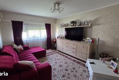 Apartament cu 3 camere decomandat în Tomis III