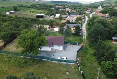 Casă individuală cu 6 camere cu Teren 2800 Mp în Livada (Petreștii de Jos)