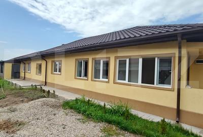 Casă individuală cu 4 camere cu Canalizare în Cornești