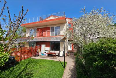 Casă cu 4 camere cu Teren 237 Mp în Mamaia - 2