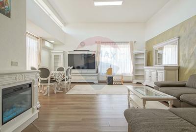 Penthouse cu 3 camere decomandat, mobilat în Cristian - 1