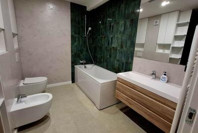 Penthouse cu 3 camere decomandat în Cornișa - 4