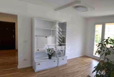 Apartament cu 3 camere semidecomandat, mobilat în Circumvalațiunii