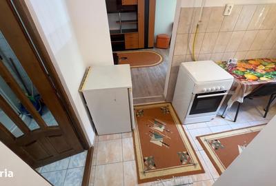 Garsonieră decomandată în Petros
