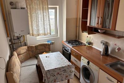 Apartament cu 2 camere decomandat în Exterior Vest