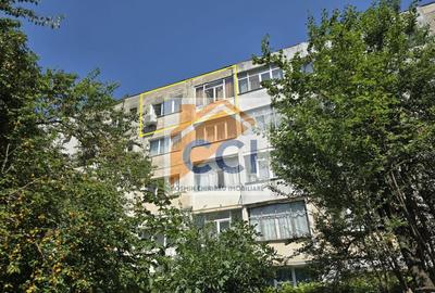 Apartament cu 2 camere nedecomandat, mobilat în Narcisa
