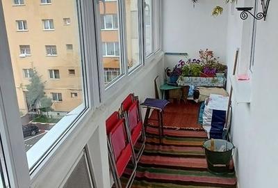 Apartament cu 3 camere decomandat în Ștefan cel Mare