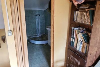 Casă cu Teren 804 Mp în Vârteșcoiu