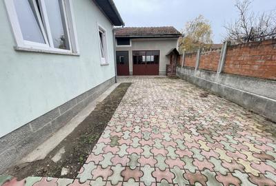 Casă individuală cu 4 camere cu Canalizare în Mircea cel Bătrân