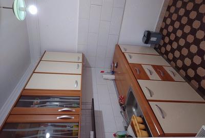 Apartament cu 3 camere decomandat în Popa Șapcă