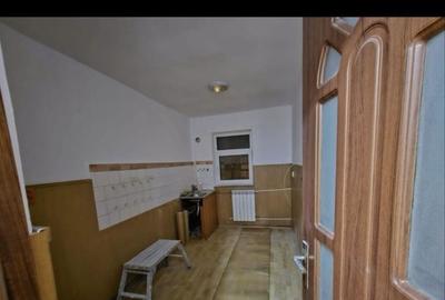 Apartament cu 2 camere decomandat în Gura Văii - 4