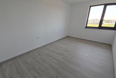 Casă individuală cu 3 camere cu Canalizare în Glina - 3