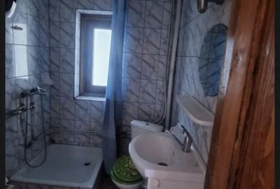 Casă cu 4 camere în Rucăr