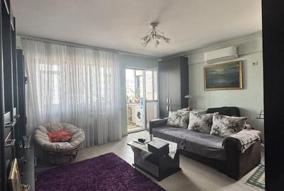 Apartament cu 2 camere decomandat în Casa de Cultură