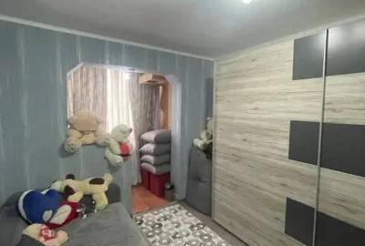 Apartament cu 2 camere semidecomandat, mobilat în Hotvon