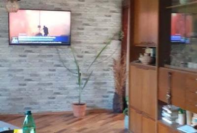 Casă cu 4 camere cu Teren 710 Mp în Central - 1