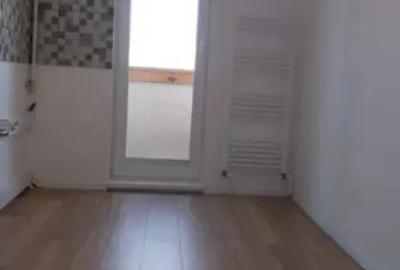 Apartament cu 2 camere decomandat în Florilor - 3