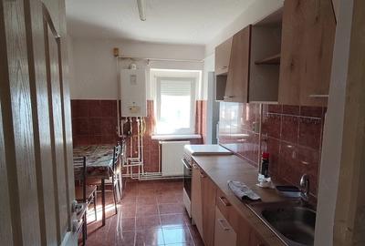 Apartament cu 2 camere decomandat în Buzaului